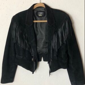 Arella 100% Suede fringed pockets no size, needs TLC armpit  to armpit 1…
